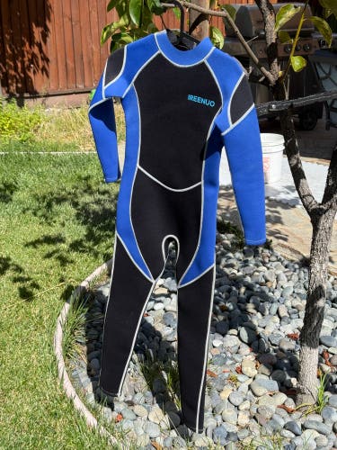 Kid's Wetsuit (Used) size 10