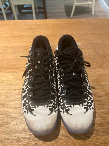 Men's Size M 12.0 (W 13.0) Jordan Shoes (Used)