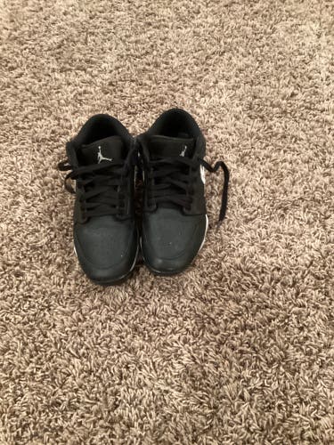 Black Kid's 6Y (Big Kids / Youth) Youth Air Jordan Low Top Molded Cleats (Used)