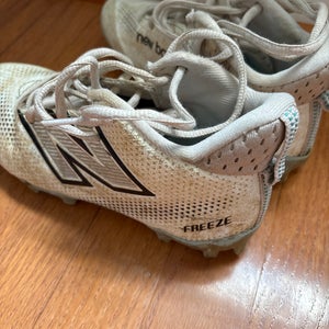 Kids 2Y Youth New Balance Lacrosse Freeze Mid Top Molded Cleats (Used)