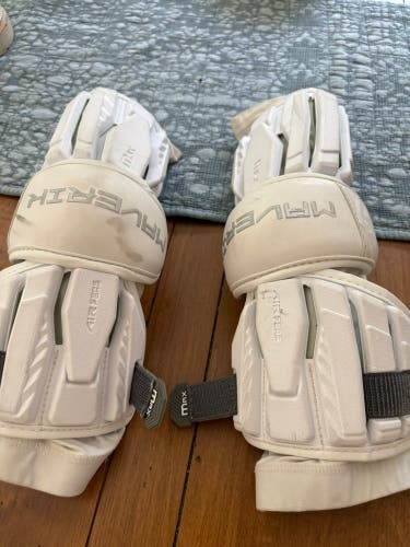 Medium Adult Maverik Max Arm Pads (Used)
