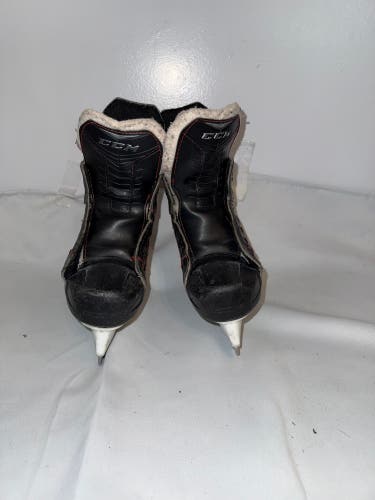 Black 2015 CCM JetSpeed 250 Hockey Skates 11 (Used)