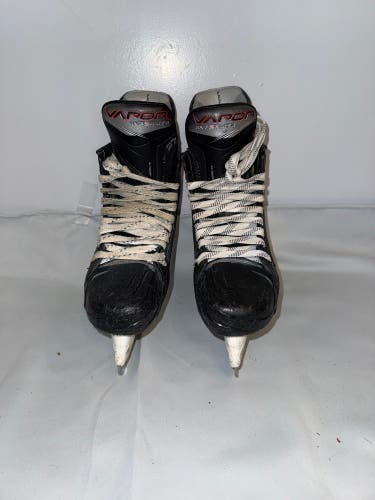 Black/Gray 2023 Bauer Vapor Hyperlite 2 Hockey Skates Size 4.5 (Used)