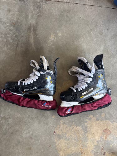 Used Bauer M5 Pro 7 Fit 2 Hockey Skates With Superfeet