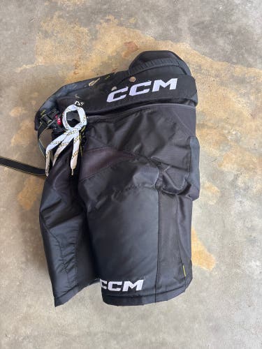 Men's Senior Medium CCM Tacks AS-V Hockey Pants (Used)