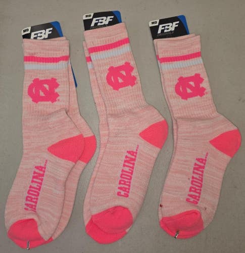 60619-15 Mens NCAA NORTH CAROLINA TARHEELS Crew Socks Lot of 3 Pair MEDIUM New