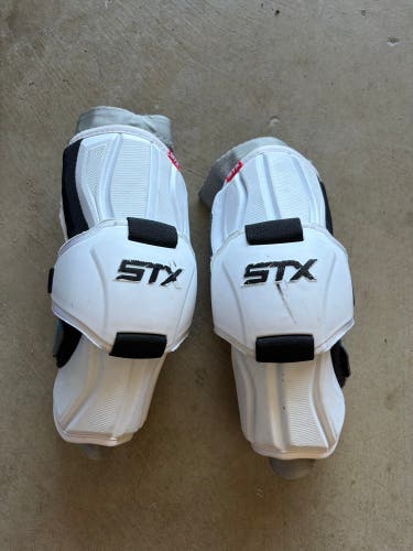 Medium Youth STX Surgeon 700 Arm Pads (Used)