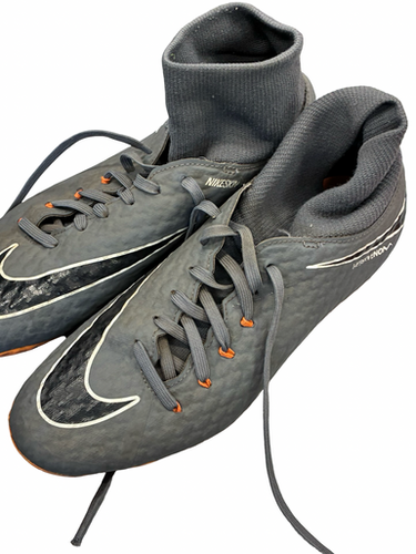 Used Nike Soccer Cleats Grey Senior 7.5 11682-s000134378