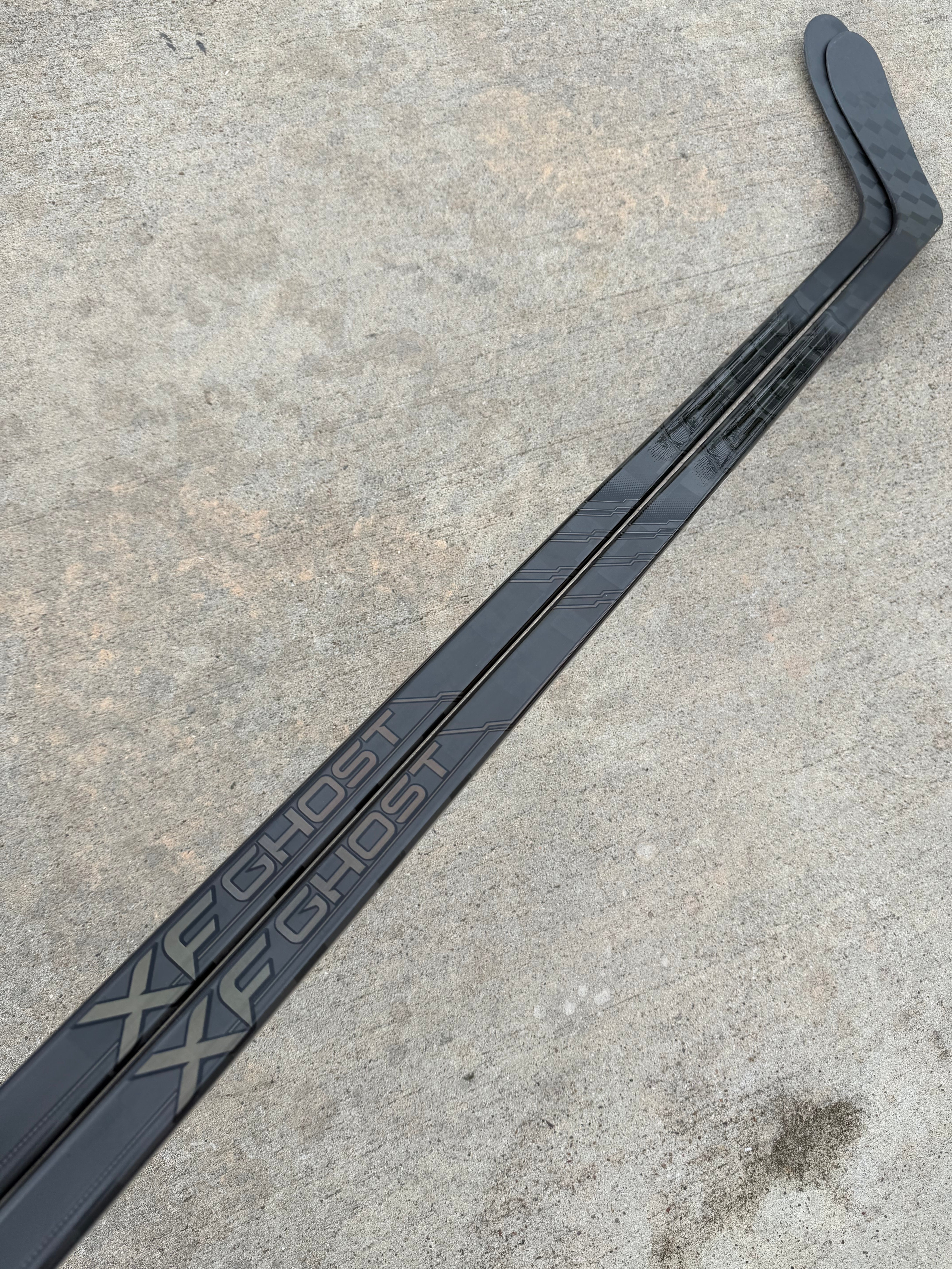 CCM Ghost XF Hockey Stick | SR 75 Flex | P28 | Grip | Brand New 