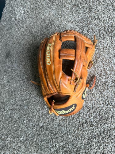 Wilson A2000 RH Infield Baseball Glove 11.75" (Used)