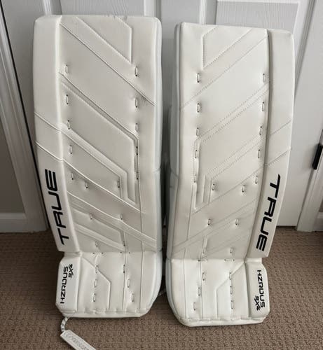 32" True HZRDUS 9x4 Goalie Leg Pads (Used)