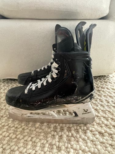 Bauer Hyper2lite blacked out skates