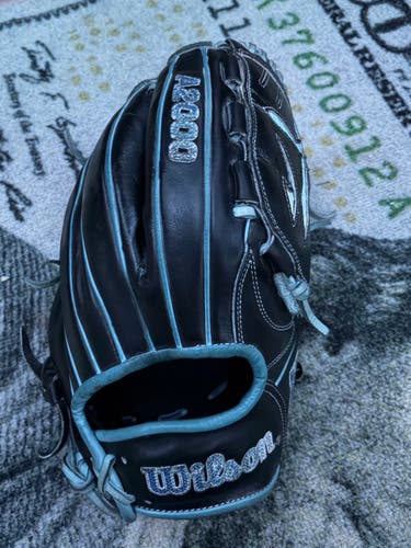 Wilson A2000 B23 Pro-Stock Right Handed Pitching Glove
