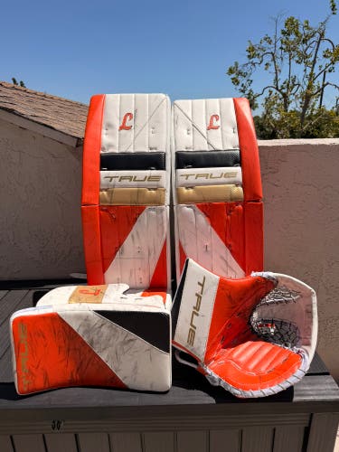 Full set Dostal Anaheim Ducks True L95 Regular Goalie (Used) 33"+ 3”, glove , blocker