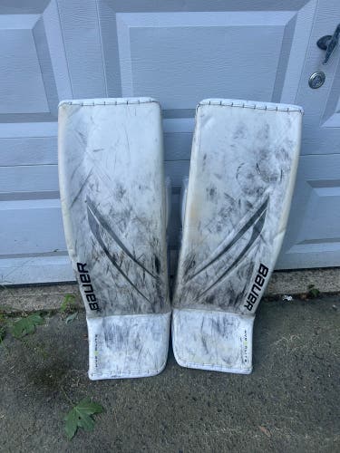 XL Bauer Vapor Hyperlite 2 Goalie Leg Pads (Used)