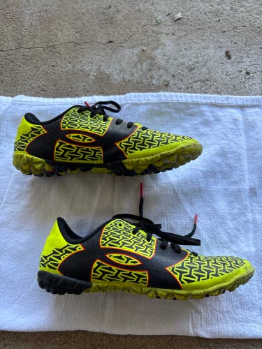 Green Kids 3Y (Big Kids / Youth) Under Armour ClutchFit Force 2.0 FG Turf Cleats Cleats (Used)