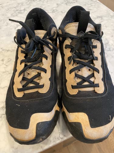 Black Men's Size M 9.5 (W 10.5) Adult Nike Low Top Turf Cleats (Used)