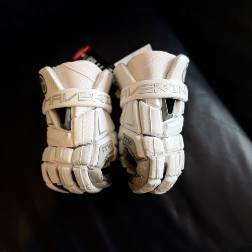 Maverik M6 Lacrosse Gloves (New)