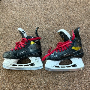 2020 Bauer Supreme 3S Pro Hockey Skates Regular Width Size 2.5 (Used)