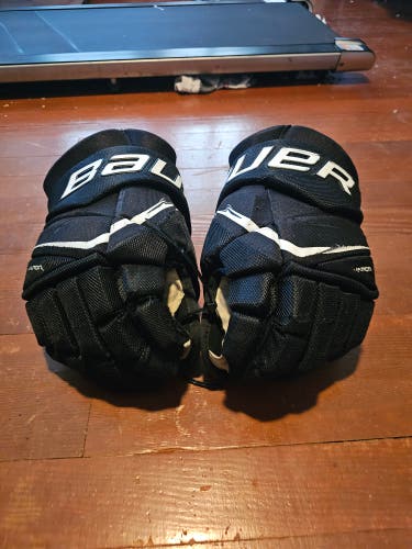 Bauer Vapor Flypro Gloves 13" (Used)