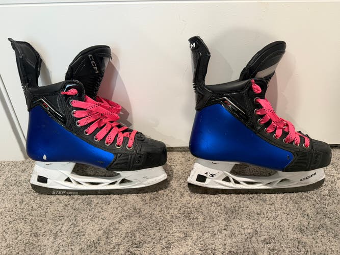 Black/White 2023 CCM JetSpeed FT6 Pro Hockey Skates Regular Width Pro Stock Size 4.5 (Used)