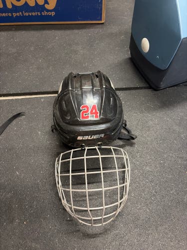 Medium Bauer Re-Akt Helmet (Used)