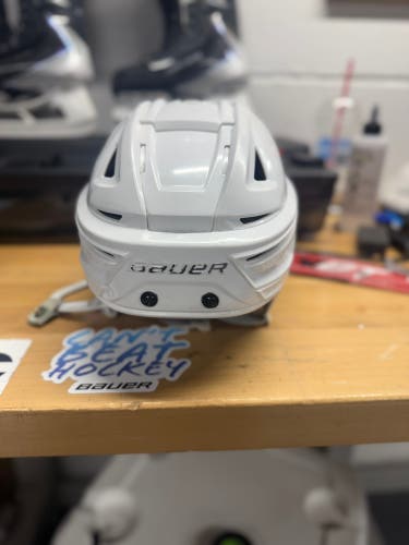 Small Bauer Re-Akt 150 Helmet (Used)