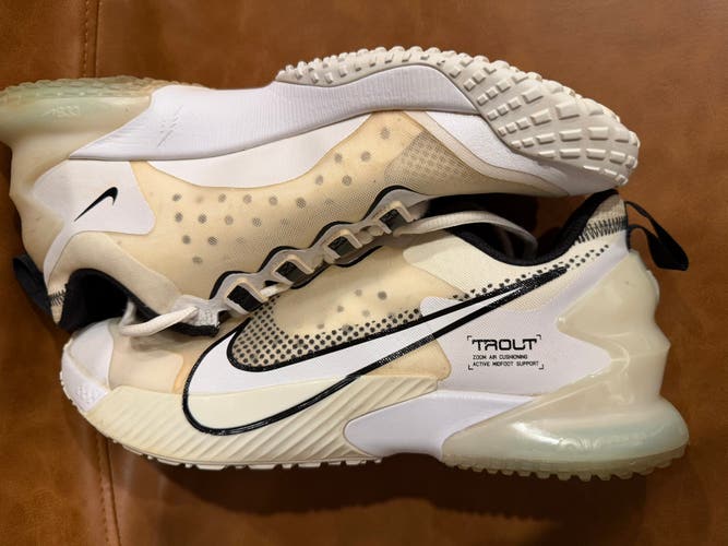 White Men's Size M 9.5 (W 10.5) Adult Nike Force Zoom Trout LTD Low Top Turf Cleats (Used)