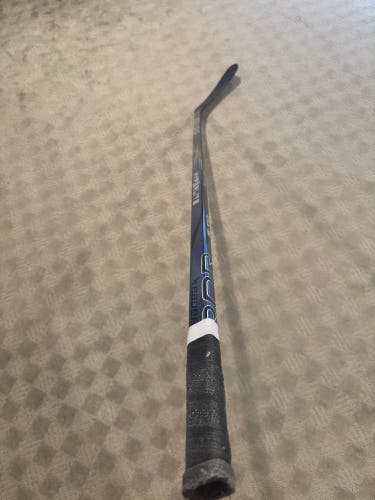 Senior Bauer Vapor Hyperlite 2 Right Handed Hockey Stick P92 70 Flex (Used)