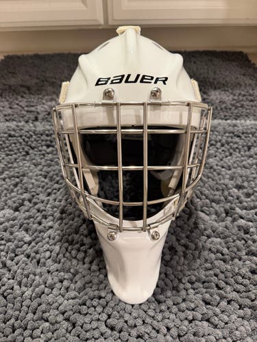 Senior Medium 2024 Bauer 950 Goalie Mask (Used)