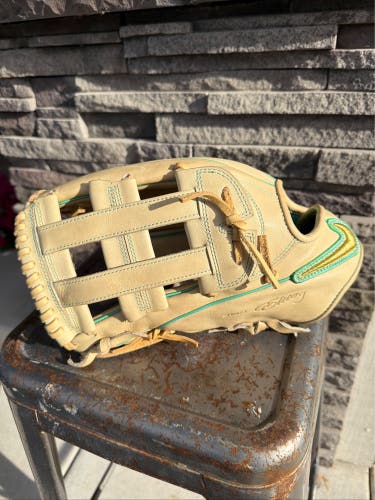 Nike Shado Elite J LH Outfield Baseball Glove 13" (Used)