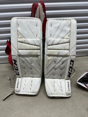 31" CCM Extreme Flex 5.9 Goalie Leg Pads (Used)