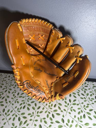 Rawlings RBG135 RH Baseball Glove 11" (Used)