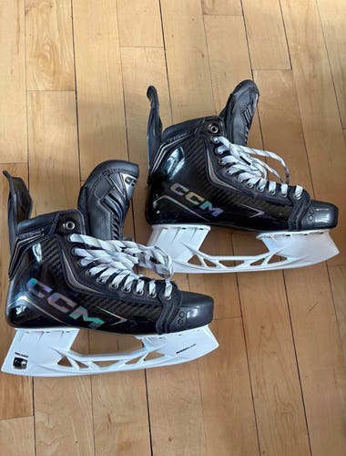 Black 2025 CCM JetSpeed FT8 Pro Hockey Skates Regular Width 9 (New)