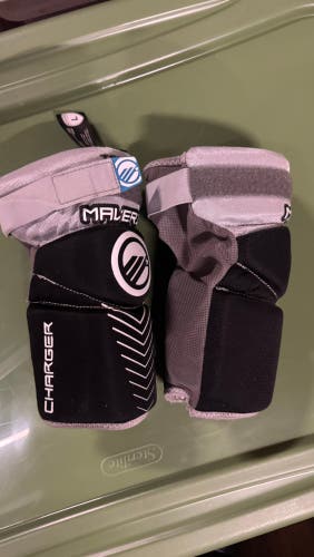 Large Youth Maverik Charger Arm Pads (Used)