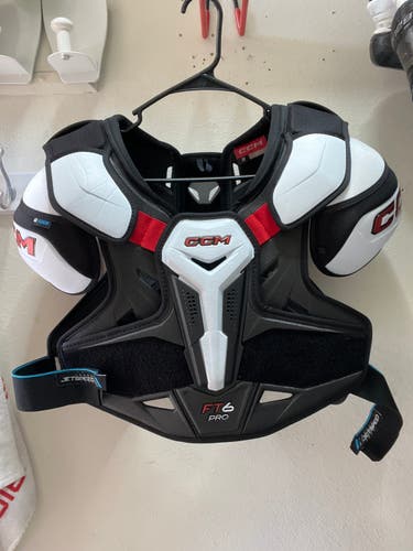 Men's Large Senior CCM JetSpeed FT6 Pro Shoulder Pads (Used)