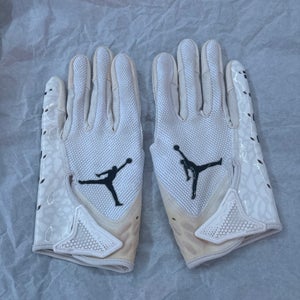 White Small Adult Jordan Gloves (Used)