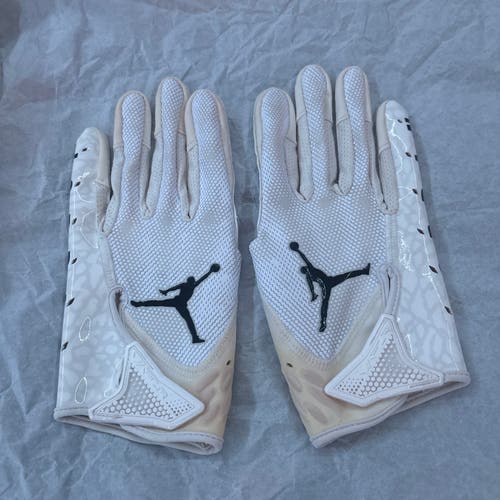 White Small Adult Jordan Gloves (Used)