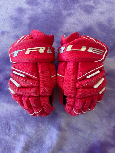 Red Junior True Gloves 11" (Used)