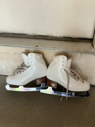 Risport RF3 Pro Figure Skates 225 Junior 3 (Used)