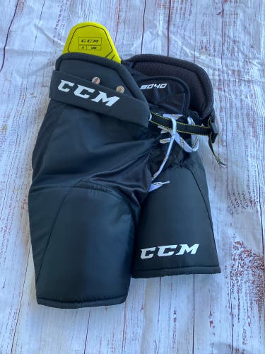 Black Junior Large CCM Tacks 9040 Hockey Pants (Used)
