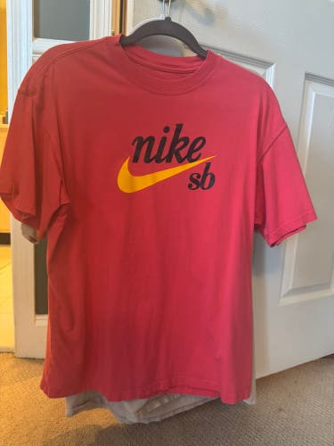 Nike SB medium shirt