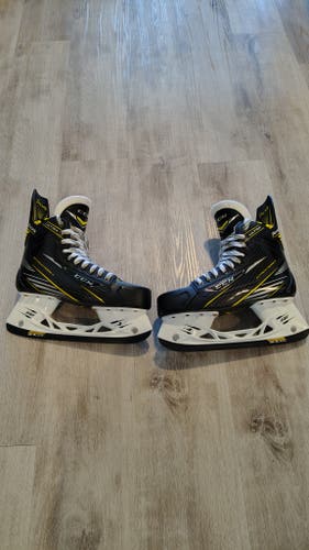CCM Ultra Tacks Hockey Skates Regular Width 8 (New)