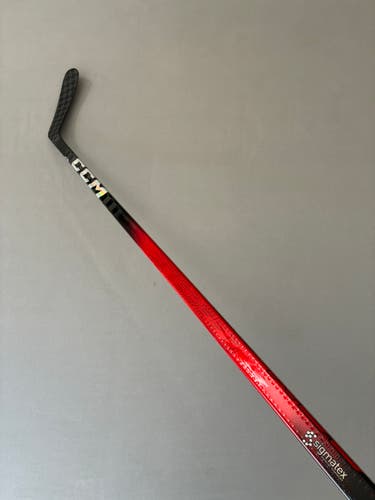 New 75 Flex P90TM Senior CCM Ribcor Team (Jetspeed Dress) RH Pro Stock Hockey Stick - Red
