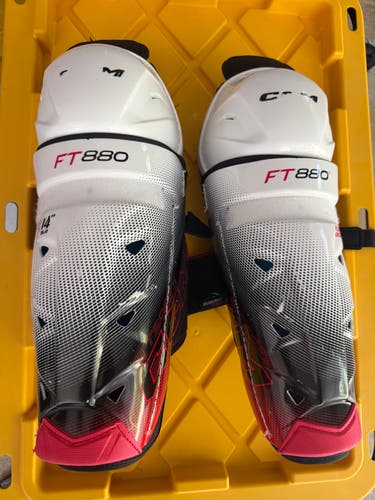 Senior CCM Ft880 14" Shin Pads (Used)
