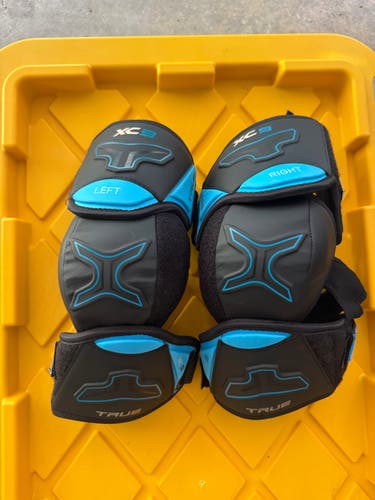 Senior Medium True Xc9 Elbow Pads (Used)
