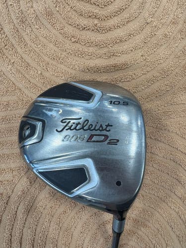 Titleist 909 D2 Driver 10.5* RH | Diamana 65 R-Flex Shaft (Used)