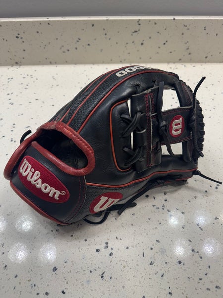 2020 Wilson A2000 DP15 SuperSkin RHT Baseball Glove 11.5" (Used)