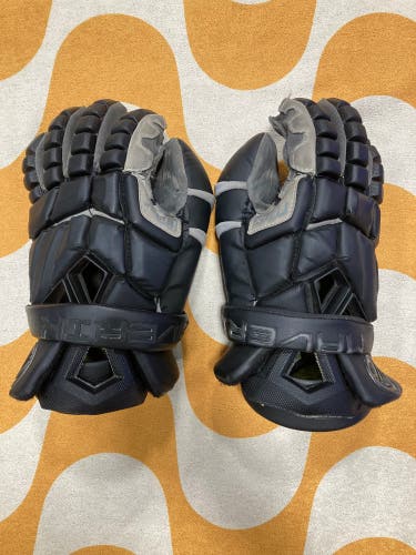 Black Maverik Max Lacrosse Gloves (Used)