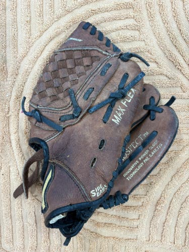 Brown Mizuno Prospect Series PowerClose RH Baseball Glove 10" (Used)